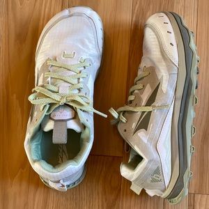 Altra Lone Peak 6